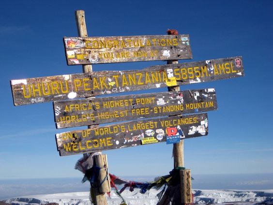 Climb Mount Kilimanjaro with the number 1 trekking guide, all route available. 
daydreamsafari.com/climb-mount-ki… 
For booking or trekking inquiry
Email: info@daydreamsafari.com 
Call/WhatsApp: +254 715946852
#Safari #Travel #LuxuryTravel #Traveller #travellers #ClimbKilimanjaro #Trekking