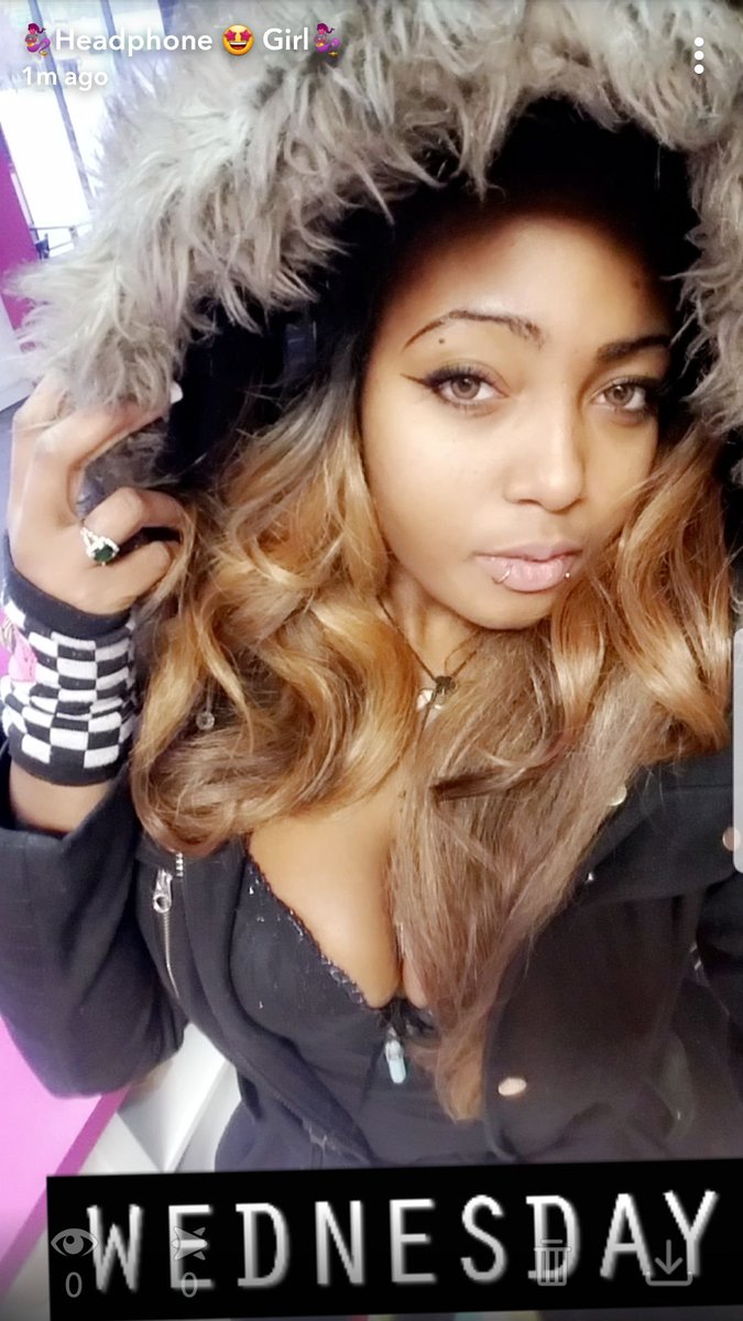 star_rox's tweet photo. @NICKIMINAJ https://t.co/e2ya2VcOGn
#HotSpotCoffeeCo #HotSpot #TheHotSpot #Shelby #SterlingHeights #Waterford #WeDontGotNothinInCommon #LuckyYou @JoynerLucas @Eminem @Royceda59 #BETBreaks #QueenB  #FridayMotivation #Rihanna https://t.co/rl5oW6HmYd