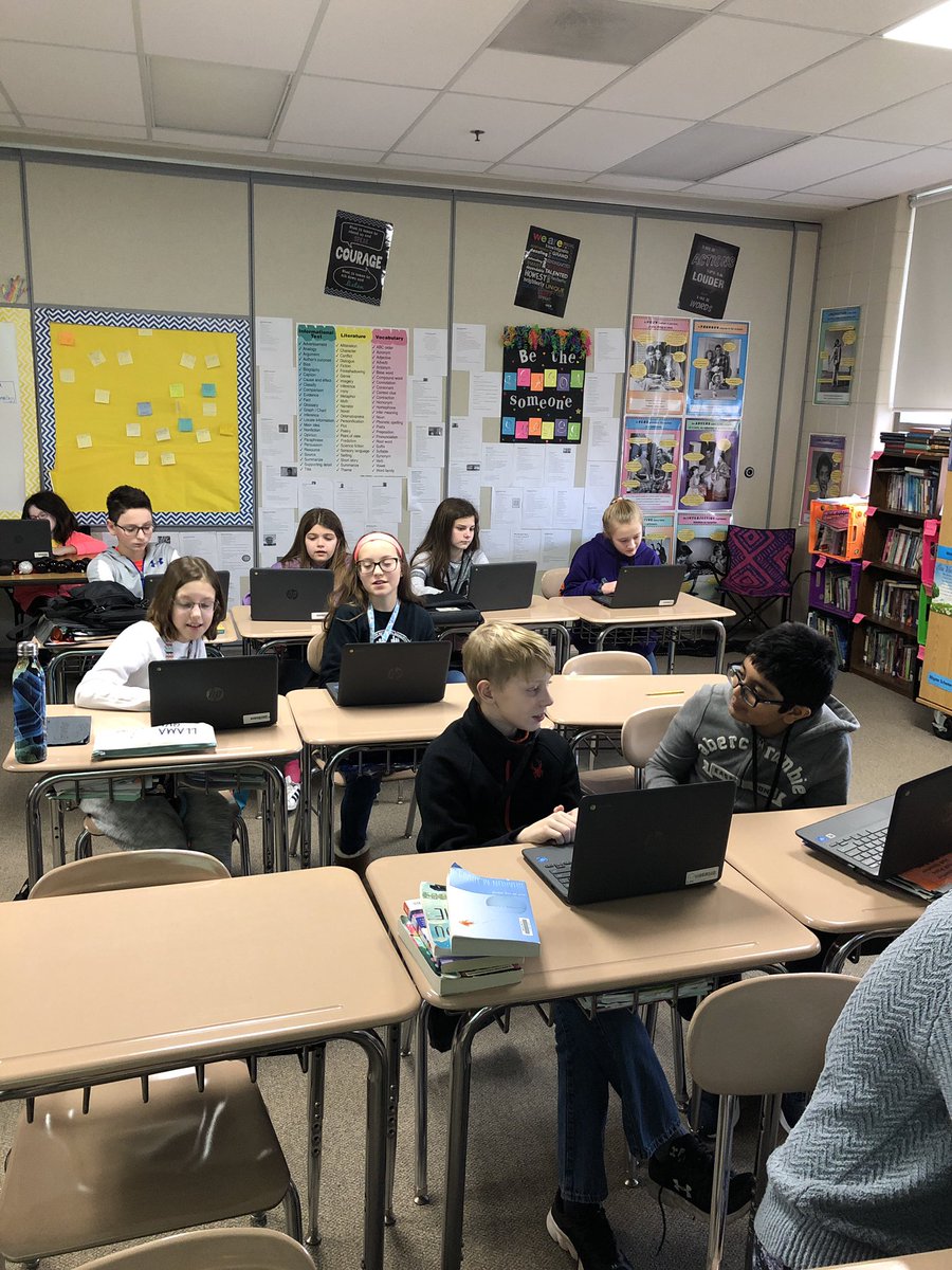 Collaborating while writing an argumentative essay! 
#Marlowe158, #Team158