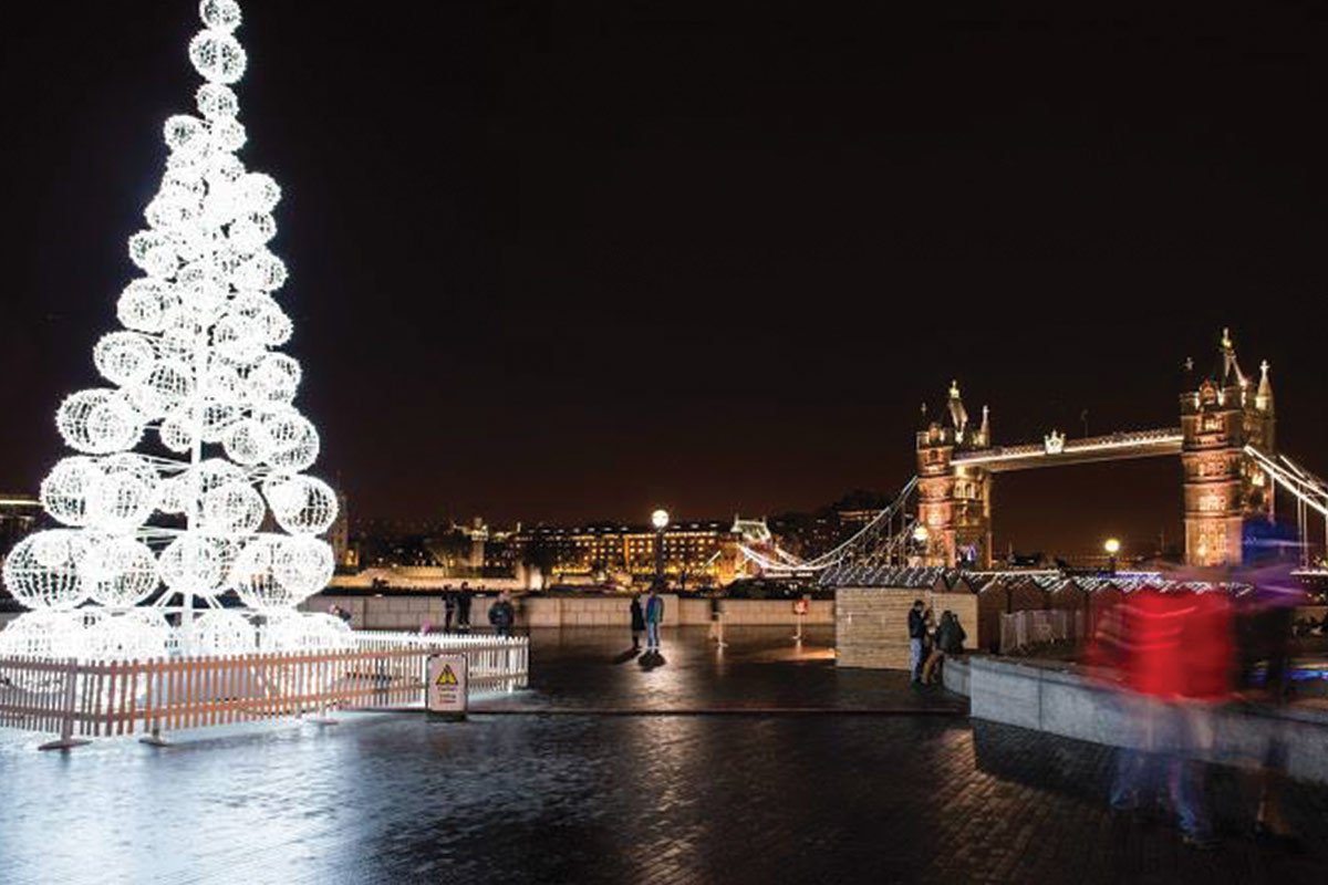 DukeHotelLondon's tweet photo. This weekend shop at the traditional riverside Christmas market set against a backdrop of London icons, including magical views of Tower Bridge 

#London #towerbridge #Christmasmarkets #ChristmasIsComing 
#DukeLeinsterHotel #CrystalHotels https://t.co/Qqnd1YE7Qv