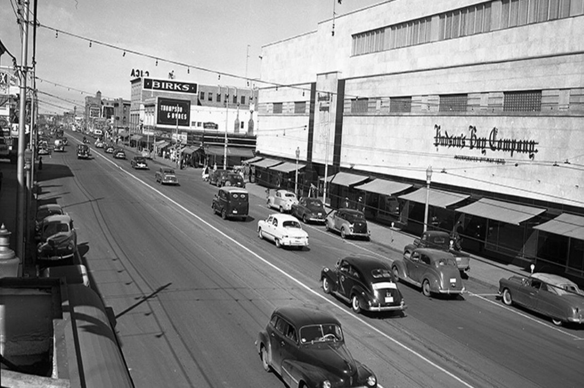 dawnvalentine's tweet image. 1939 Hudson’s Bay building #yeghistory #yegarchitecture  edmontonsarchitecturalheritage.ca/index.cfm/stru…