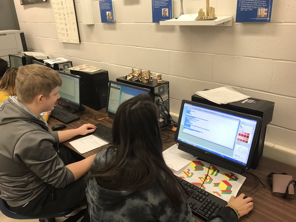 hcpss_ArchAtARL's tweet photo. Architectural students coding @SketchUp to generate a set of stairs. #arlrox @hourofcode @hcpss_arl @HCPSS https://t.co/WH9zBuvvRJ
