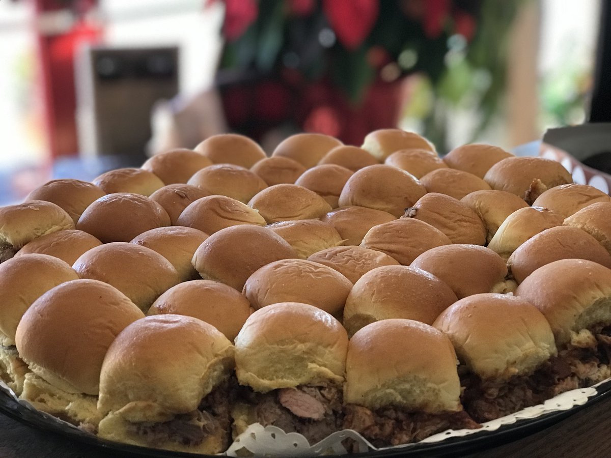 #Free Mini Chopped Pork Sandwich at the #Alexandria store, first come first serve ! #FreebieFriday #friday #lunch #eatyourbbq #cityofalexandria