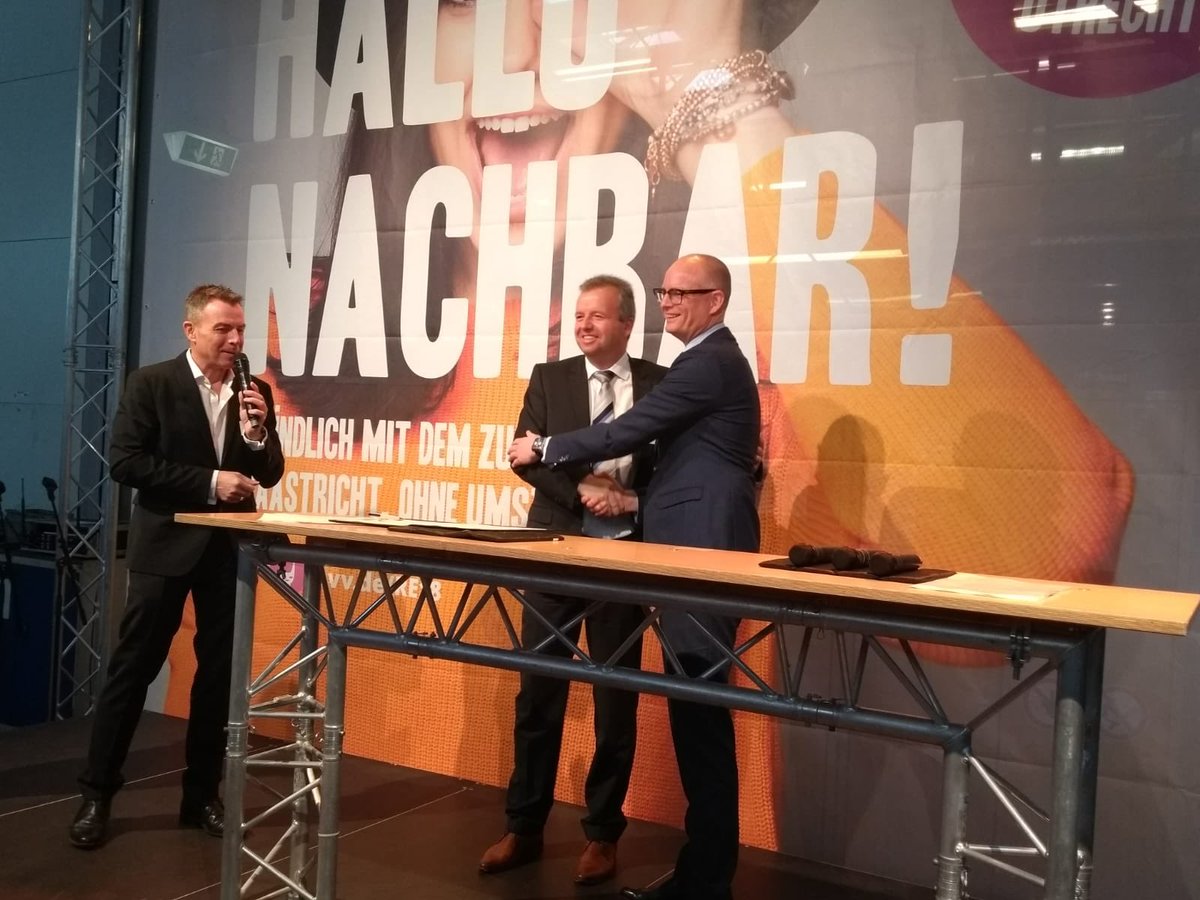 HubertMackus's tweet image. Officiële opening van de electrificatie  tussen Heerlen en Aachen. Resultaat van een goede grensoverschrijdende samenwerking @ProRail #nvr #dbnetz @Arriva_NL #hallonachbar