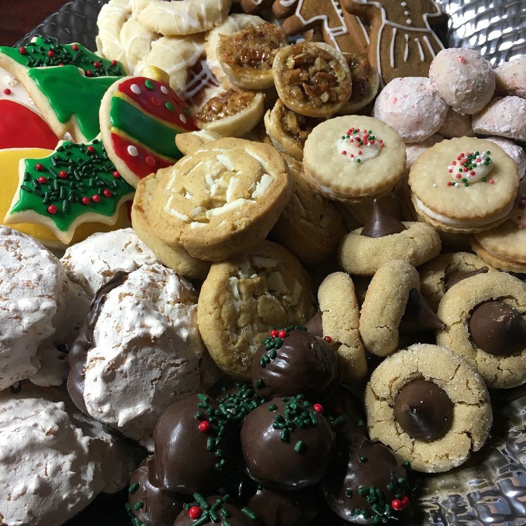 KCCateringLLC's tweet photo. Order your #holiday #cookie platters before December 20!🎄#celebrate #baking #sweets #sweettooth #cookies #desserts #catering   https://t.co/tQrbZVTXPf https://t.co/nSU6fhjolF
