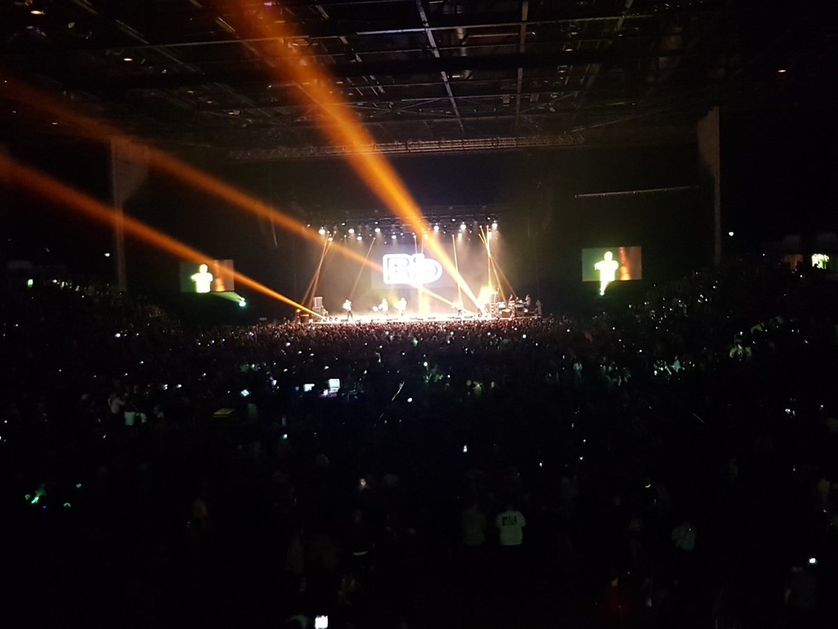 MandSBankArena's tweet photo. When they say BLAZIN' you say SQUAD! #stepback90s brings @BlazinSquad for a party! https://t.co/ZnWYysEjqI