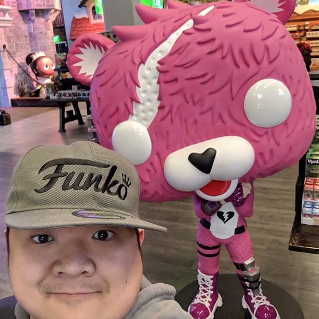 jayncoke's tweet photo. Cuddle Leader in the house!!!! #funko #FunkoFashionFriday #Fortnite #funkopop #cuddleleader #funkogaming #giantfunkopop #funkohq #funkoeverett #funkoseattle https://t.co/uR6usyOoeZ https://t.co/lmRGv6sxuk