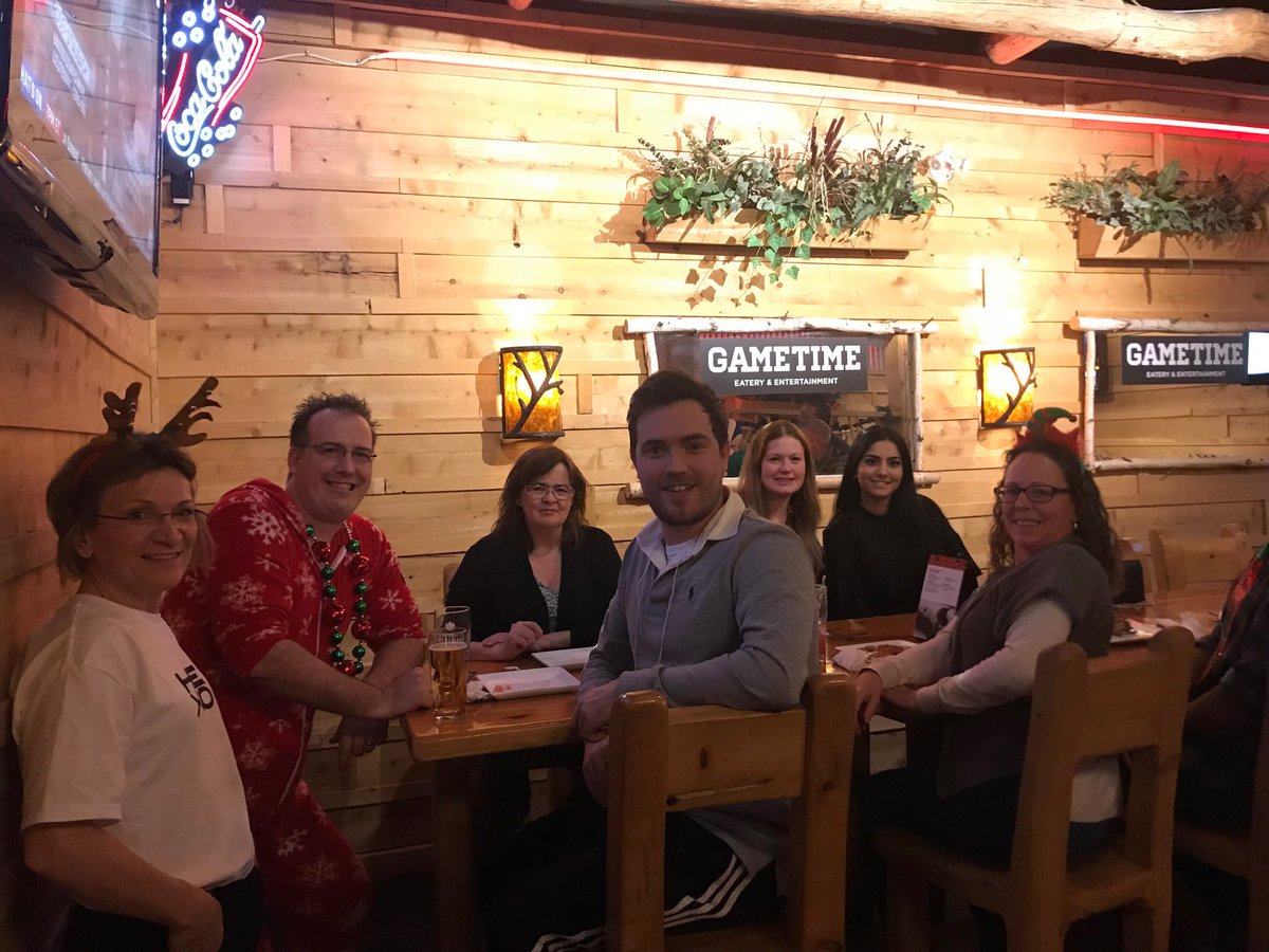 NatashaCCI's tweet photo. Christmas time fun with CCI team ⁦@CannabisCCI⁩ https://t.co/N6YqelU0n8