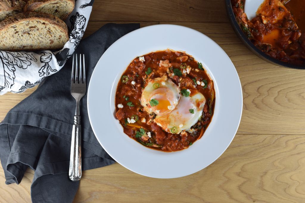 This Spicy #Shakshuka with Spinach and Feta is a great #brunchrecipe to serve your visiting holiday guests.  Pair with really great bread and you've got a winning meal buff.ly/2SL2WkN #holidaybrunch #holidayrecipes #glutenfreerecipes