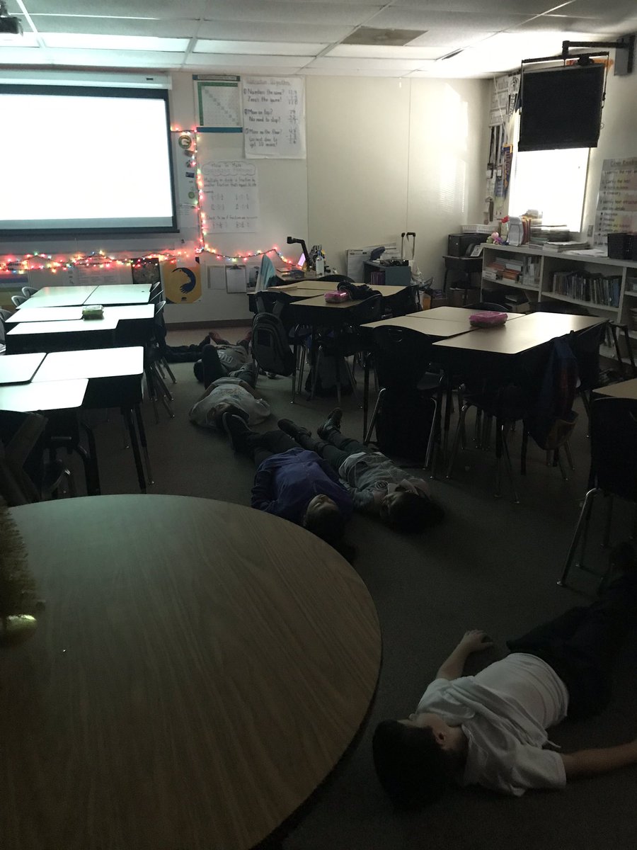 Nothing beats yoga for PE. From setting up for Virabhadrasana, all the way through to Savasana. May be my favorite time of the school day. Stay tuned, more to come! ❤️ #alisalstrong #alisalfuerte #vrbstrong