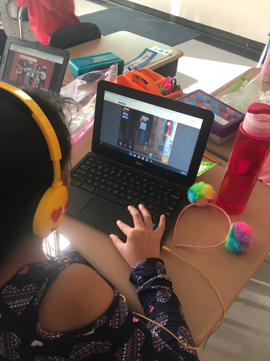 MrsSylvester3's tweet photo. Hour of Code in 3rd Grade! #hourofcode2018 @_RamsRock https://t.co/XVj9ntV48S