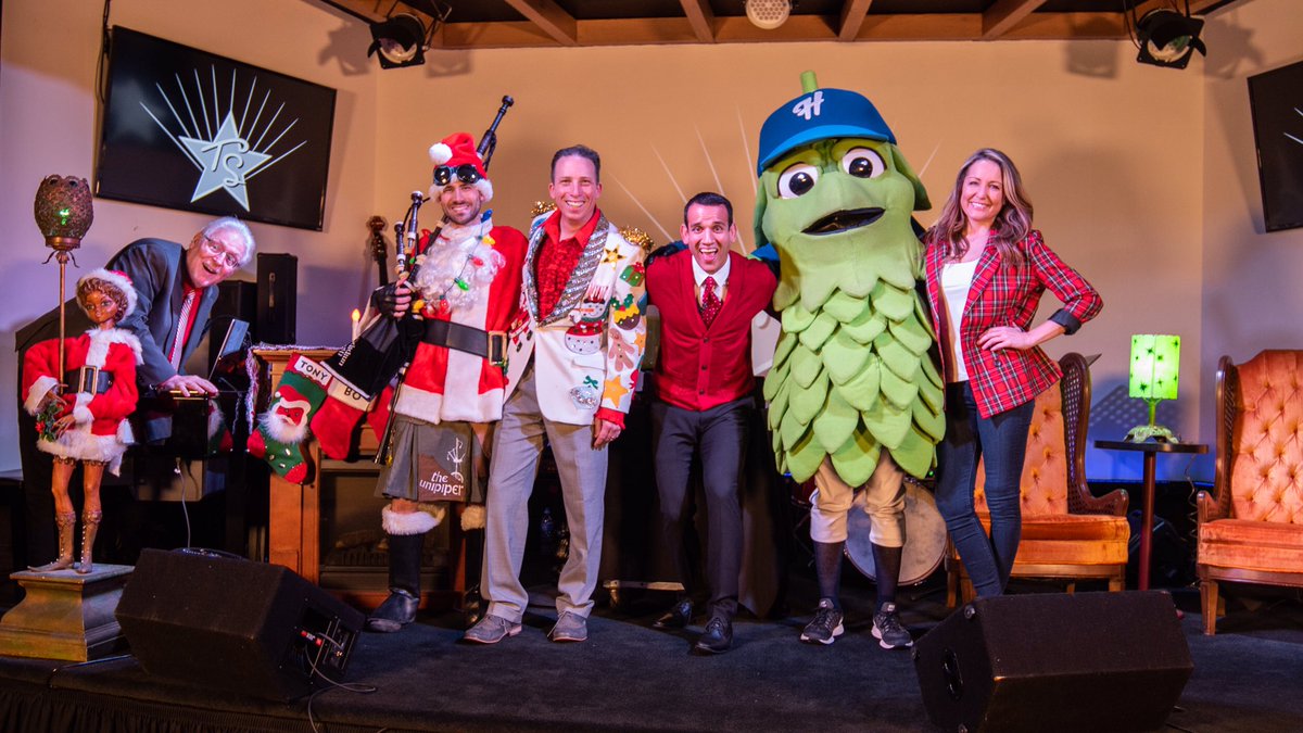 JoeVFox12's tweet image. Heading out to party tomorrow night? Good news- if you set your DVR now for @fox12oregon at 10 PM on Saturday you can still watch the #OnTheGoWithJoe Holiday Special with me, @TonyStarlights @TheUnipiper @brookeolzendam and @BarleytheHop It’s a Christmas Miracle! ❄️ 🎄