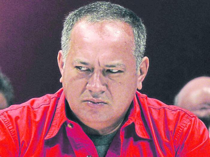 DIOSDADO CABELLO solicita con carácter de urgencia extradición de ALEJANDRO ANDRADE para evitar que sigan saliendo nombres de Funcionarios involucrados. #enchufado #enchufadote #venezuela #trump  #chavista #soloenvenezuela #madurocoñodetumadre #diosdadocabello #alejandroandrade