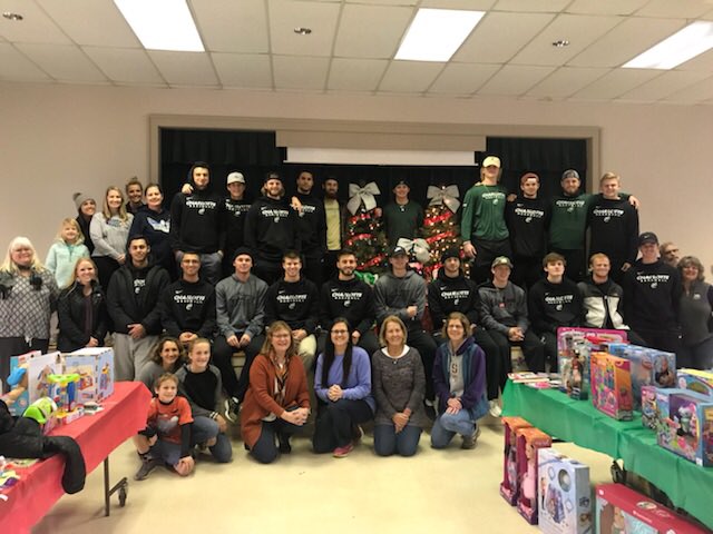 newcity_us's tweet photo. The Christmas Toy Store is ready to go. Thank you for providing such amazing toys for these families who need a little Christmas help. We collected almost 1200 gifts! Shoutout to the @CharlotteBSB Baseball team for coming out and helping set the store up today! #unccbaseball https://t.co/bCFcVGRDcw