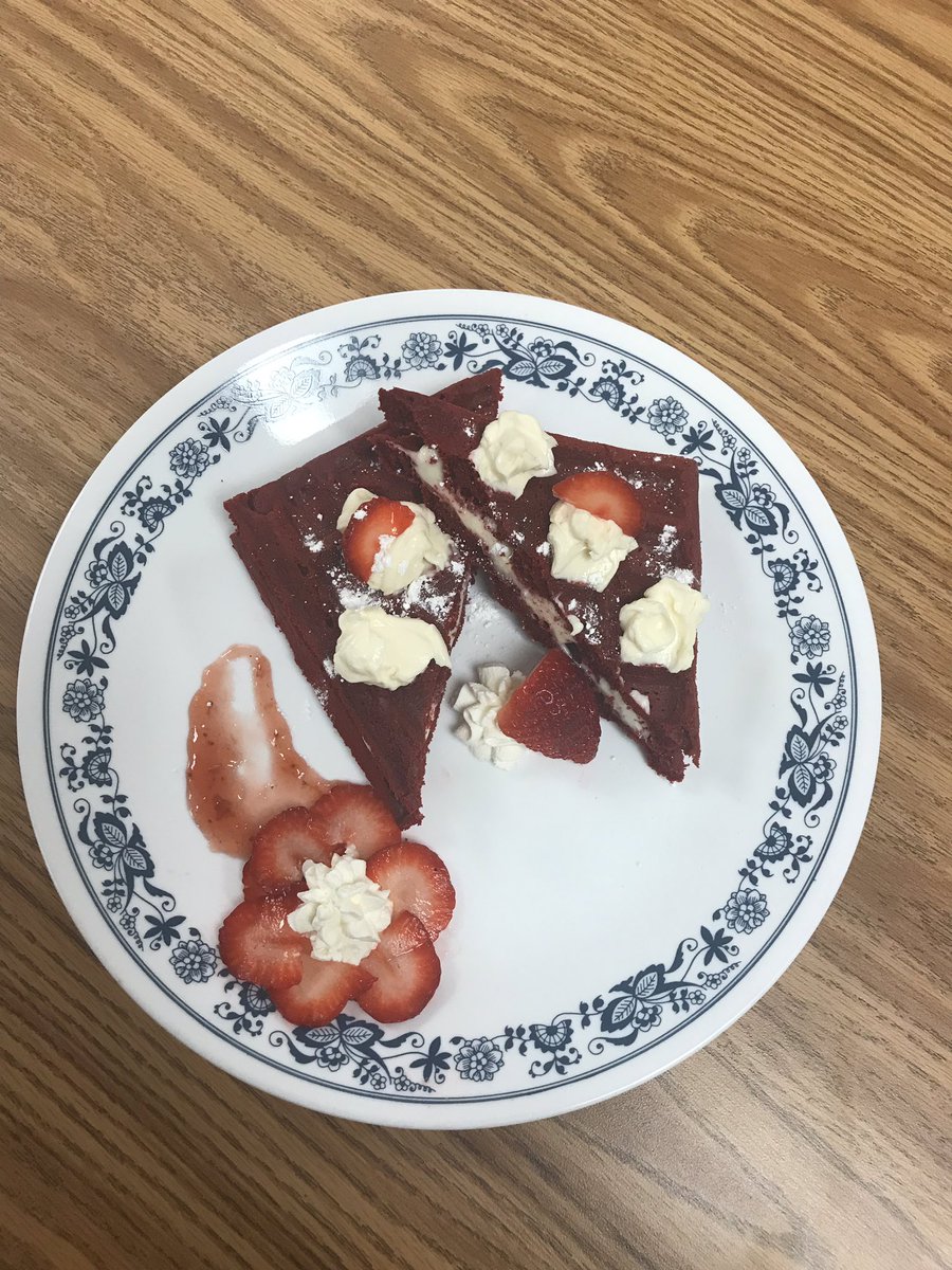 MrsFlowersFCS's tweet photo. And the winner is...... Santa’s Surprise!  Great job creating recipes for the Ultimate Grilled Cheese Challenge! #WeHaveGreatThingsToDo https://t.co/OlH9ijccB7