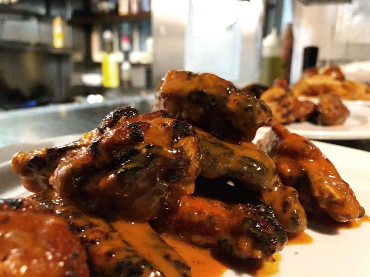 BrewerDistrict's tweet photo. Reposting @valtersmaennerchor:
...
"Oh wings tonight? .
.
#sixonefork #61fork #nomlife #livecbus #cbuseats #columbus #livelocalcbus #socolumbus #cbusfoodscene #columbusgram #foodie #asseenincolumbus #expcolumbus #localfood #cbusfood #experiencecolumbus #brewerydistrict" https://t.co/sDsGYm0scA