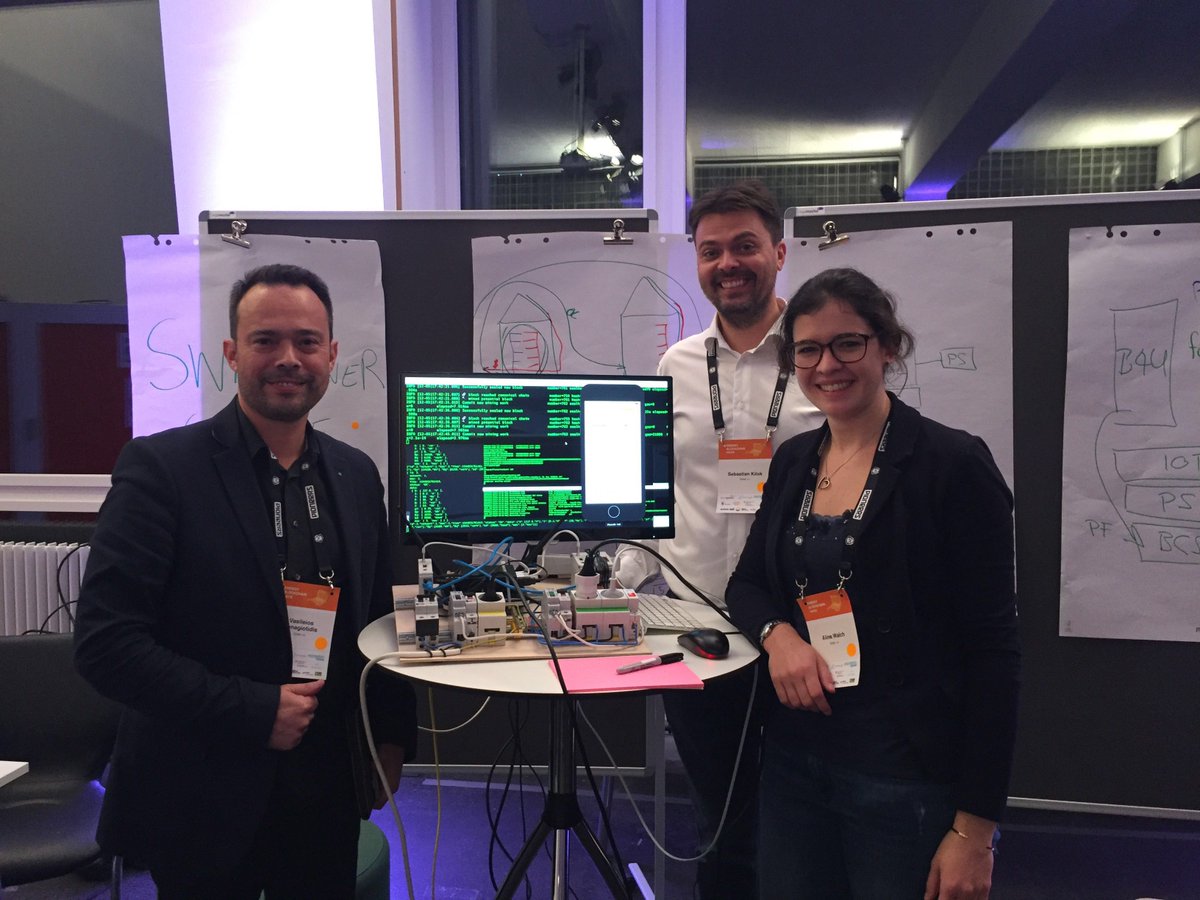 eswissolar's tweet image. Wellcome to the Energy Matrix !  The solaris ++ team with Alina Walch, Sebastian Kiluk and Vasileios Panagiotidis was from 3-5.12.2018 @ the first #EnergyBlockchainHack in CH #Block #Block #Block #Block