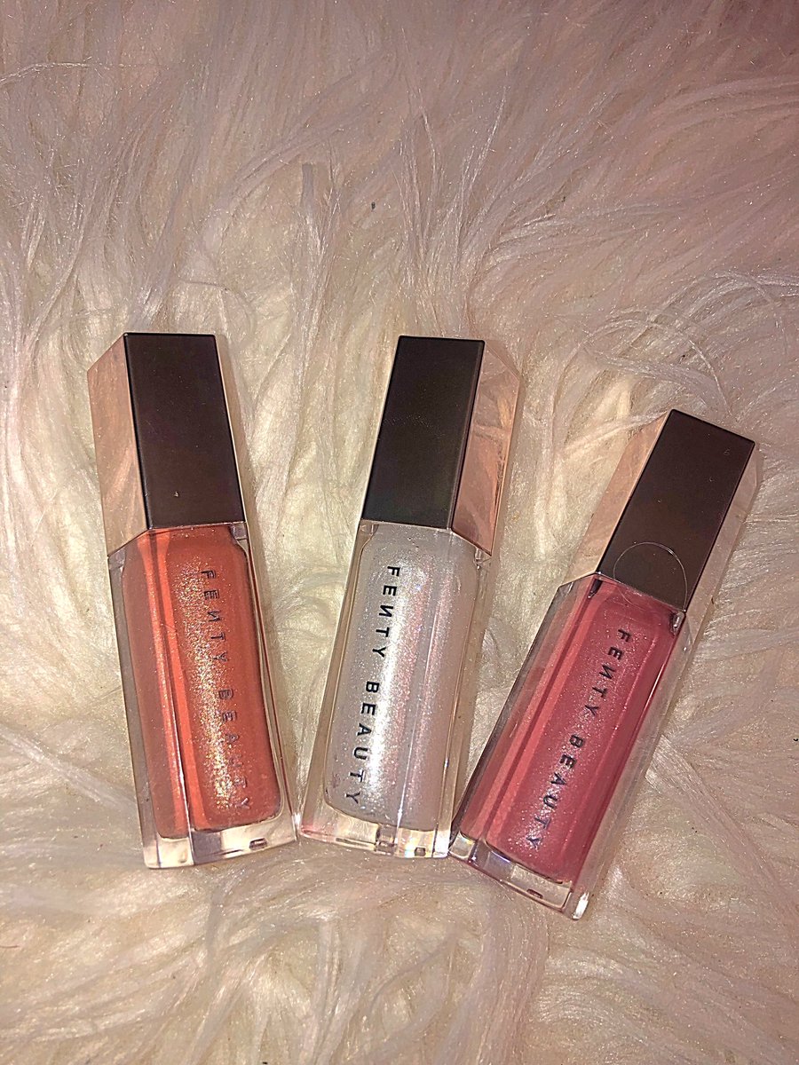 KweenKurlyyy's tweet photo. 3s the charm 💕✨ @fentybeauty @rihanna #fentyglow #diamondmilk #fu$$y https://t.co/liqQp0jY9L