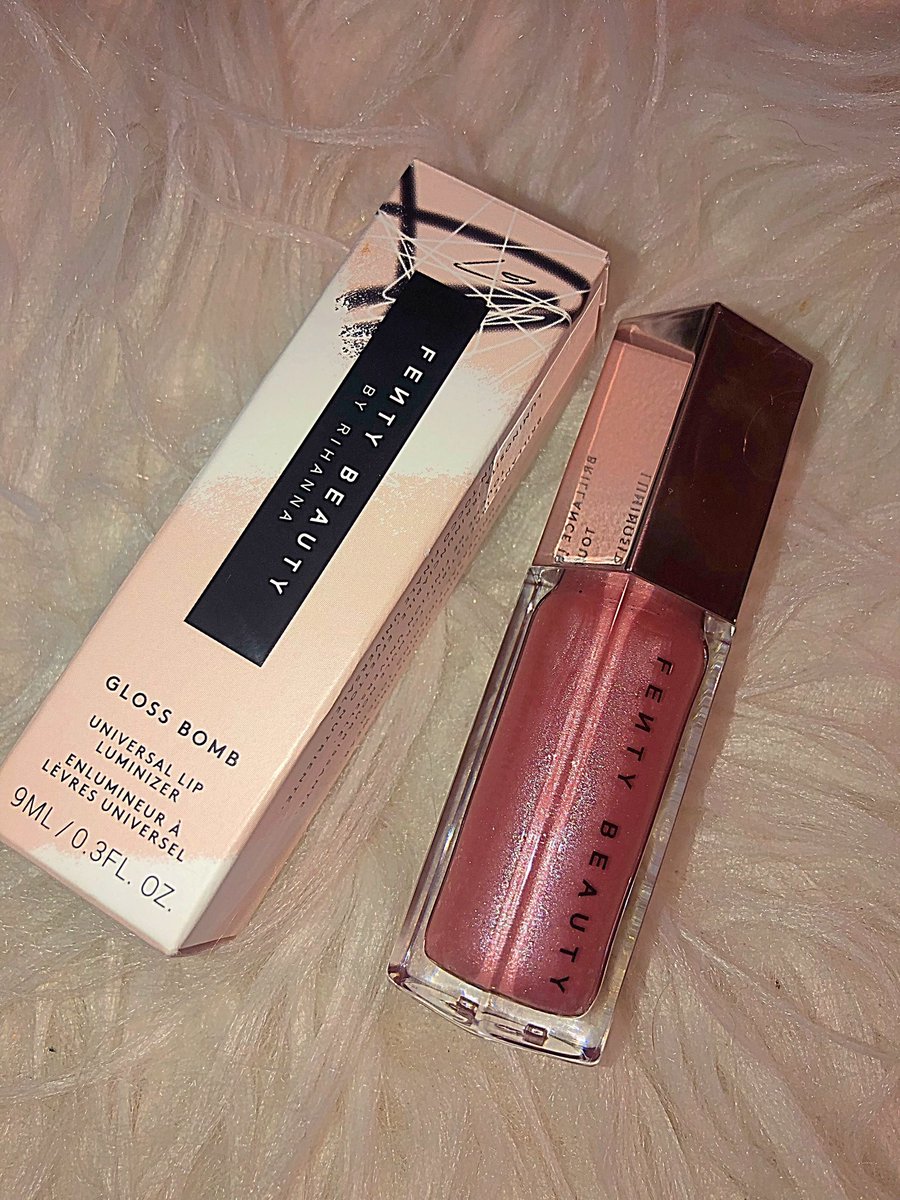 KweenKurlyyy's tweet photo. 3s the charm 💕✨ @fentybeauty @rihanna #fentyglow #diamondmilk #fu$$y https://t.co/liqQp0jY9L
