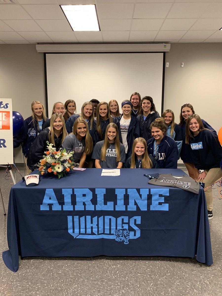 Okay I promised myself I wouldn’t get all sappy but.. I’m so incredibly proud of my sister for signing today!! You will forever be my BIGGEST role model and supporter. Thank you for everything you’ve done for me. Tyler is getting a good one!! Love you forever!!❤️ #UTTylersoftball