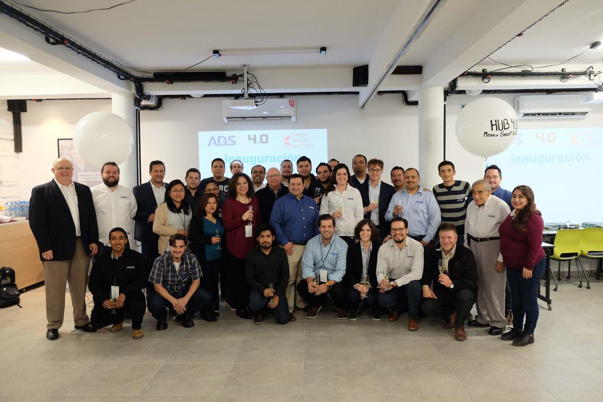 SIP_BielBienne's tweet photo. #SwissSmartFactory of #SIPBB just opened a brand-new Sister Lab in #Mexico: the #Hub40 - #MexicoSmartFactory.
A proud moment that another digital innovation hub is born - inspired and supported by Swiss Smart Factory and our international network. #Monterrey #Mexico #Industrie40 https://t.co/YVT9MBJB5S