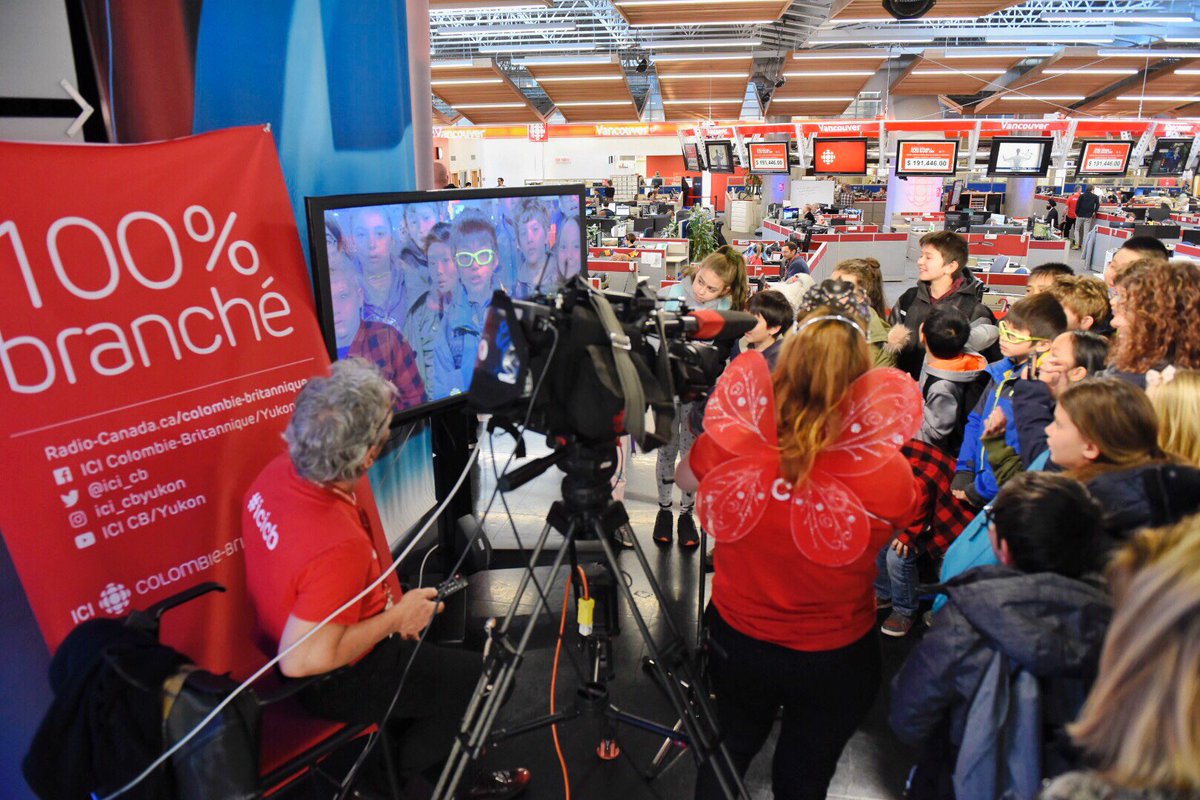 ici_cb's tweet photo. Venez nous voir! Portes ouvertes à la station de CBC/Radio-Canada à Vancouver jusqu'à 15h.  #visiteRC @caromorneau @mmesarahmurphy @MVIL https://t.co/ACq2tvNZxW