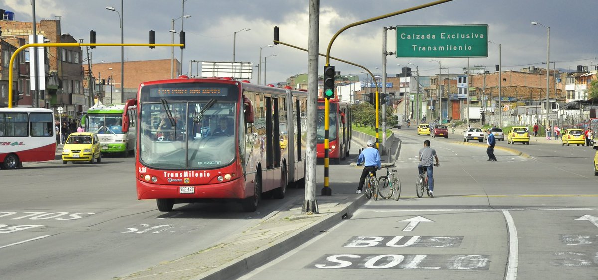 Arch_KE's tweet photo. Way Forward 1: In partnership with policy makers and key stakeholders, the County should develop &amp; implement strategies to reduce private vehicular access to city cores, whilst improving affordable, comfortable, reliable &amp; safe public transport.  
#FridayFocus #MatatuCBDBan https://t.co/U2Rt1qa4Ds
