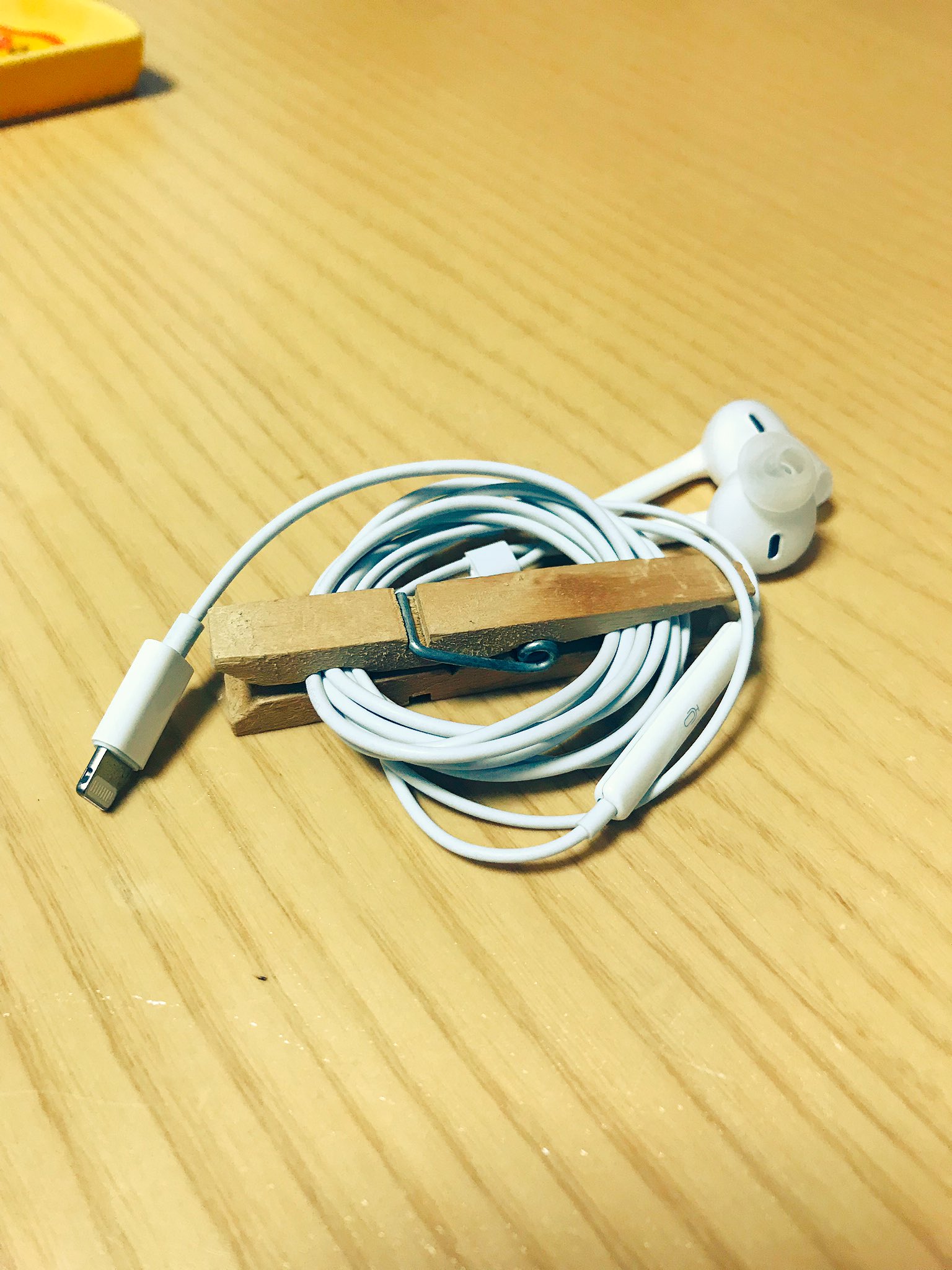 More Core 最近 思いついたイヤホンのまとめ方 洗濯バサミと ギターシールドを巻く時の8の字巻きで今のところ良好 T Co Sx6wvnpijy Twitter