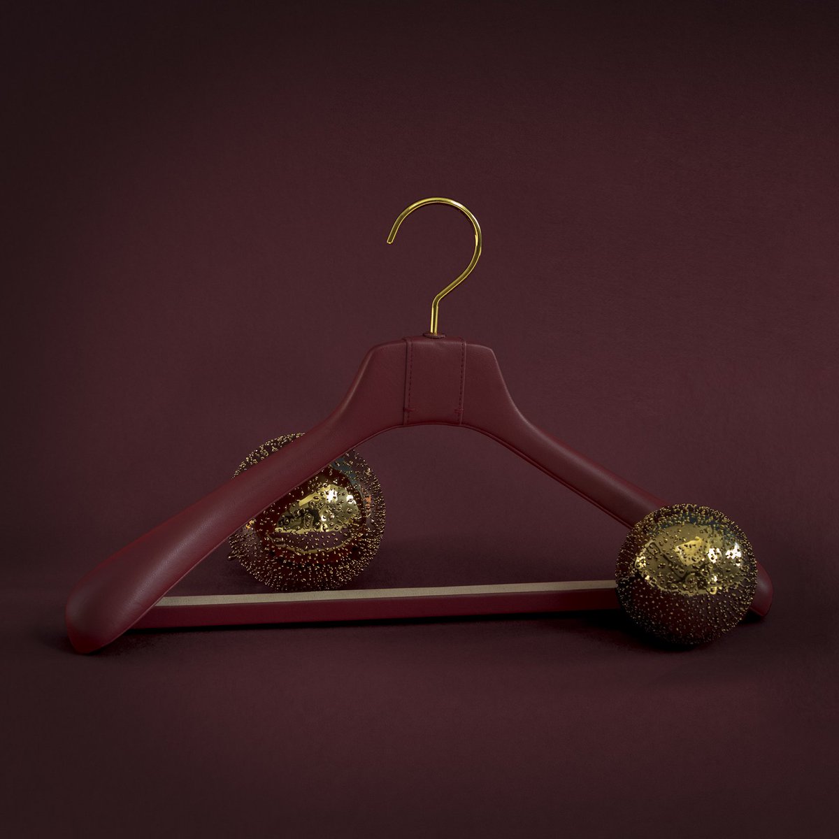 TSuMisura's tweet photo. Our hangers and accessory holder dress up. Sparkling and sinuous in their shapes transform the matter into an object of desire.
For more information click on our e- shop https://t.co/aTDarXWmwF
#ToscaniniOfficial #Christmas2018 #merrychristmas #xmas #goodtime #giftideas 
#gift https://t.co/csW7MOB5wI