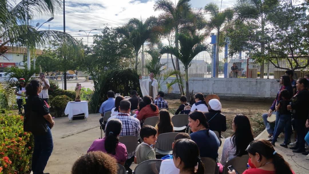 En esta Navidad queremos aprovechar para agradecer a todos por su  esfuerzo y su apoyo con nuestra institución. Sub Delegación Cumaná les  desea una feliz navidad.