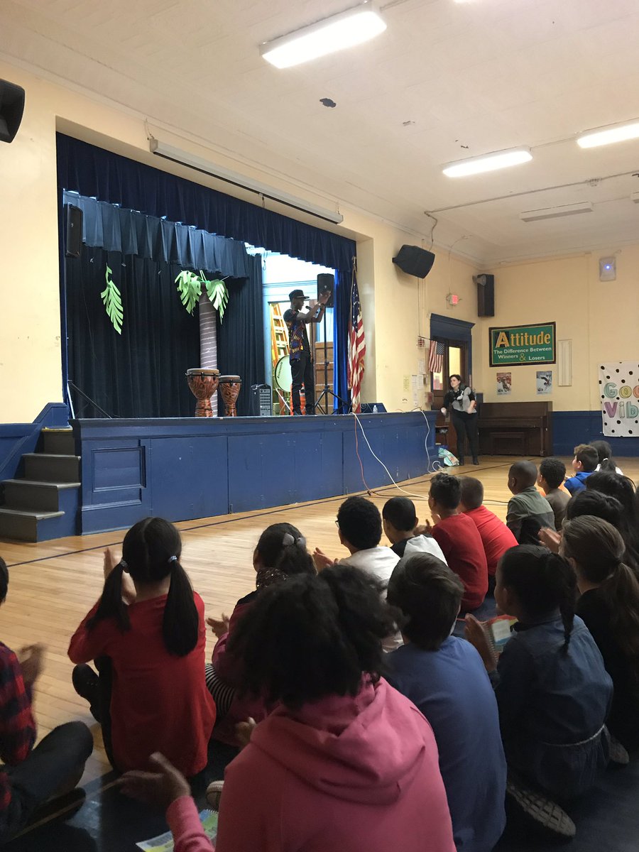 ms_schulman's tweet photo. This morning we had an amazing assembly by @mark_filoramo ! #RESKP #RSS11 https://t.co/RY5nRl31gb