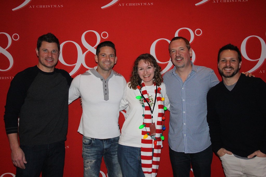 AmieNKOTB's tweet photo. #98ChristmasVIP!!! What a splendid time I had at The Fillmore in MD hanging with @98official!!🤗❤️ These guys are a #classact!! ❤️@JeffTimmons @DrewLachey @NickLachey @JustinJeffre 🎄🎅🏼🎶🎄🎅🏼🎶🎄🎅🏼🎶⭐️ https://t.co/PbeBOW8LrP