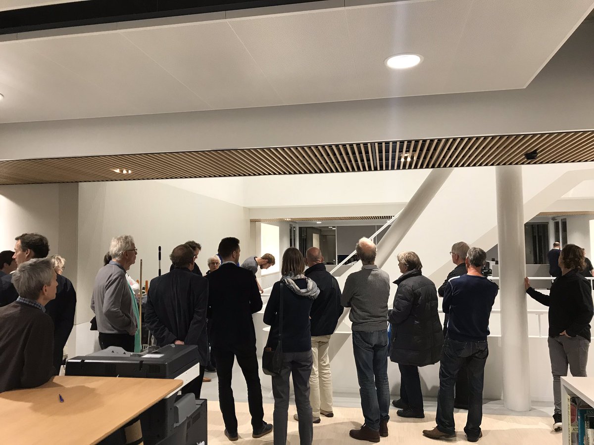 Interessante inkijk in de werkwijze van architecten <a href="/Popma_terSteege/">Popma ter Steege Architecten (PTSA)</a> tijdens de rondleiding in @BaseClear vandaag. Unieke opgave in het <a href="/Leidenbsp/">LeidenBioSciencePark</a> en een prachtig ademend en duurzaam ontwerp.