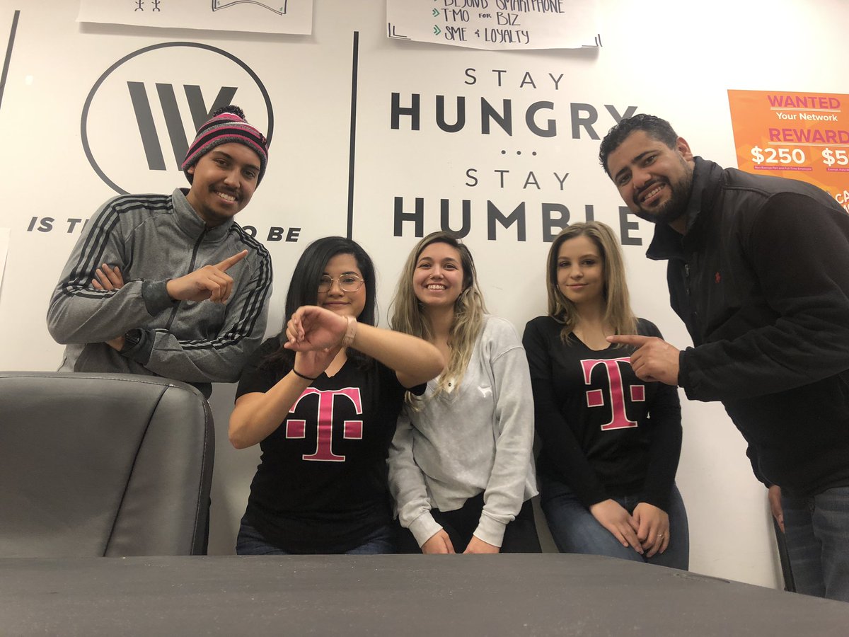Wvsammyavalos's tweet photo. Darrian and Daniel both stopping my store meeting to drop knowledge (like how to take a selfie 🤳 with our apple watches ⌚️ )  #teamtogether #WVisthePlaceToBe #RMRevolution https://t.co/PuPORoa1JF