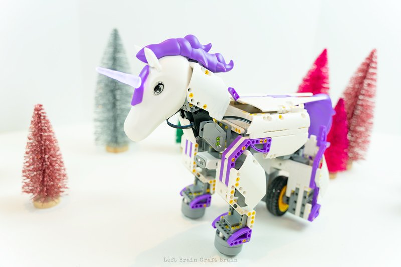 craftbrain's tweet image. Code a unicorn through a glitter forest with this fun activity! leftbraincraftbrain.com/magical-unicor… (ad) @UBTECHRobotics #JIMURobot #CreateMagicwithJIMU #UBTECHROBOTICS #UnicornBot