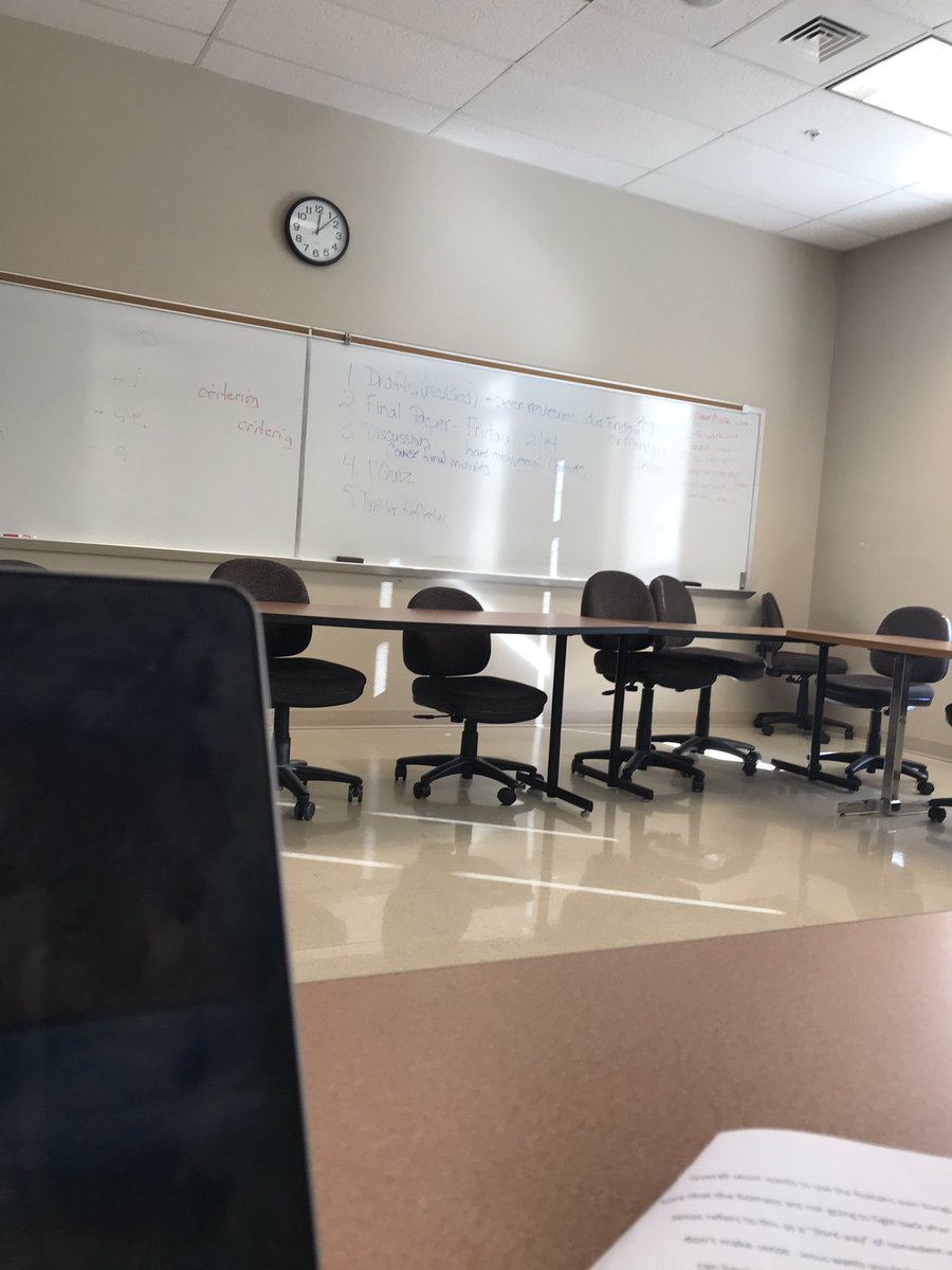 mattgress1's tweet photo. Waiting for my last ever FYS class to start! #EtownSimplified #Excited https://t.co/qOEa0t3iuX