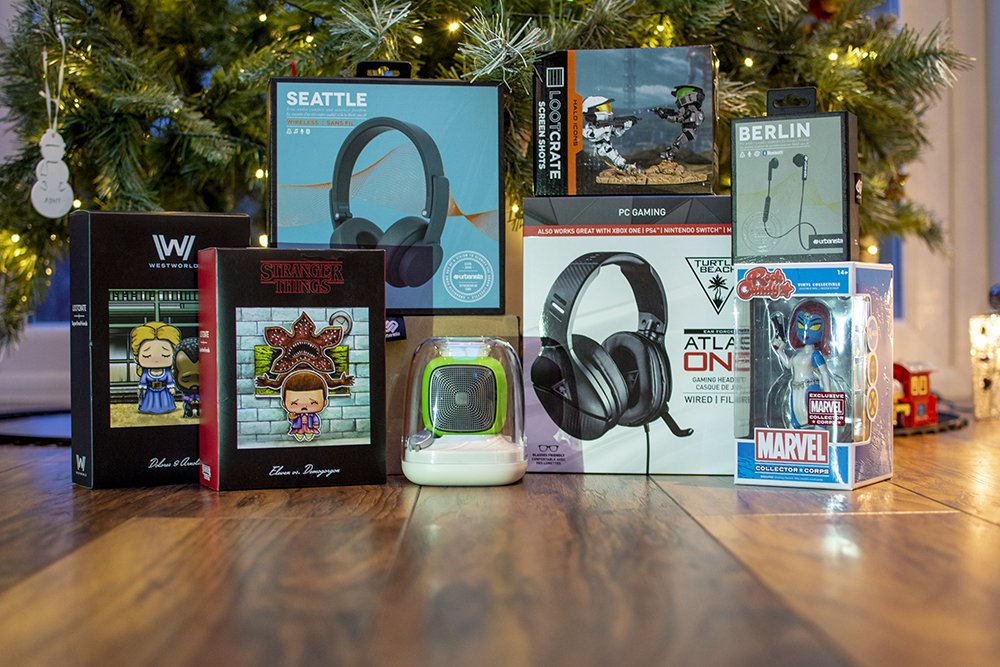TechNuovo's tweet photo. It is that time again, it's #Christmas #Giveaway time! All you have to do is RT &amp; FOLLOW us to enter! Goodluck! #Competition #WIN #freebie #tech 
Full T's &amp; C's: https://t.co/ujff2M2vZz https://t.co/QANjOAtKDG