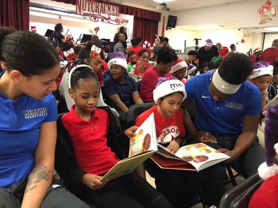 MemphisWBB's tweet photo. Today @jasjamess and @No_imiTAYtion went to Cherokee Elementary to participate in the Read Around the Christmas Tree program! Thank you Cherokee Elementary for allowing us to spend time and read to you! #ReadAroundTheChristmasTree #HolidaySpirit #Read #GoTigersGo https://t.co/tLtOEoa4ka