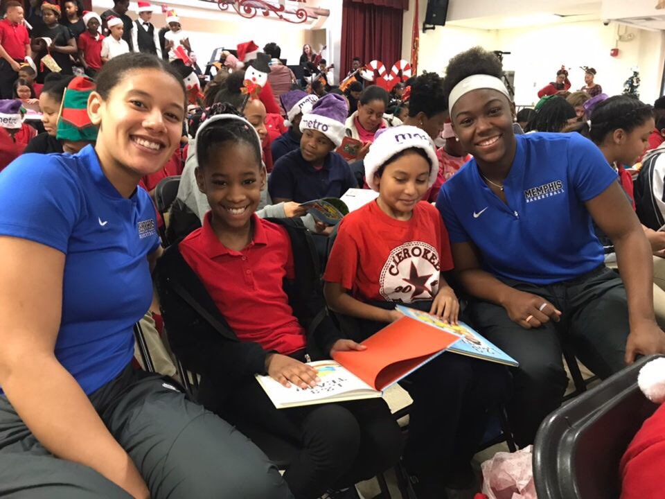 MemphisWBB's tweet photo. Today @jasjamess and @No_imiTAYtion went to Cherokee Elementary to participate in the Read Around the Christmas Tree program! Thank you Cherokee Elementary for allowing us to spend time and read to you! #ReadAroundTheChristmasTree #HolidaySpirit #Read #GoTigersGo https://t.co/tLtOEoa4ka