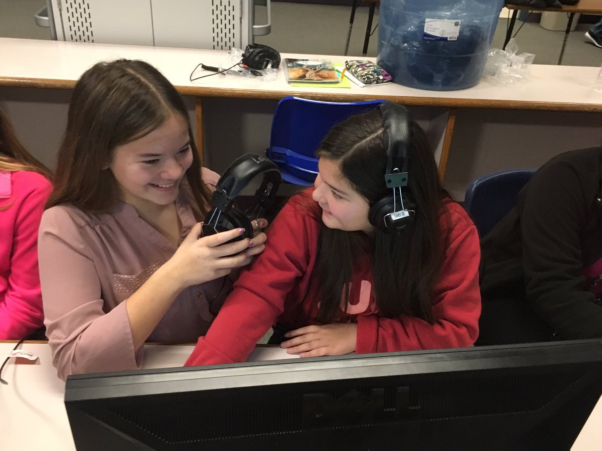 bookwormsin5th's tweet photo. @codeorg  #bookwormsin5th are having a great time working with their 7th grade coaches! Coding rules! @Trojans_Madison #hourofcode2018    #madisonfamily @jeanellewonders https://t.co/8dGzmFOcoI