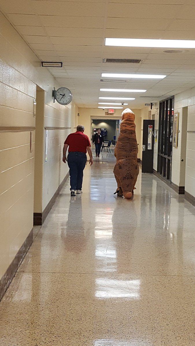 Bakingchefjay's tweet photo. You know it's gonna be a great day when you get a hug from T-Rex
#BigHeadTinyArms #ctcbakinglove #oneccps #AlliWant4ChrsitmasIsaTRex https://t.co/EiSK0OtdlF