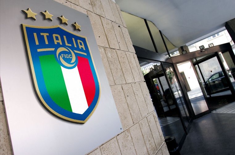 La <a href="/FIGC/">FIGC</a> ha introdotto un nuovo articolo del Codice di Giustizia che inasprisce le sanzioni. Violenza sugli #arbitri: da oggi sanzioni più severe, minimo 2 anni di squalifica. ➡️ facebook.com/64181934263348…
