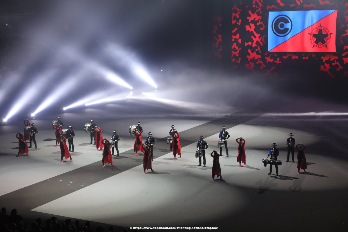 Foto gemaakt tijdens de Nationale Taptoe 2018 met op de foto <a href="/CompleteDrums/">Complete Drumline</a> en <a href="/IntrosAllstars/">Intros Allstars</a> uit Noorwegen. Kaarten voor de Nationale Taptoe 2019 kunnen worden besteld via de site van de Nationale Taptoe. nationaletaptoe.nl