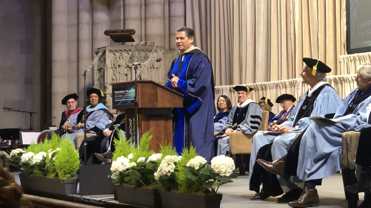 TeachersCollege's tweet image. “When we teach from the mind to the mind we simply pass along knowledge. When we teach from the heart to the heart, we inspire the mind. Let us all come together under (President Bailey’s) leadership and teach to the heart of America.” —Eloy Ortiz Oakley #TCInauguration