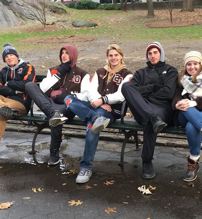 CageBlack2's tweet image. People come to New York to see the best views... and I guess the Empire State Building has a decent view too #NYCtakeover #GoodViews #Squaddd