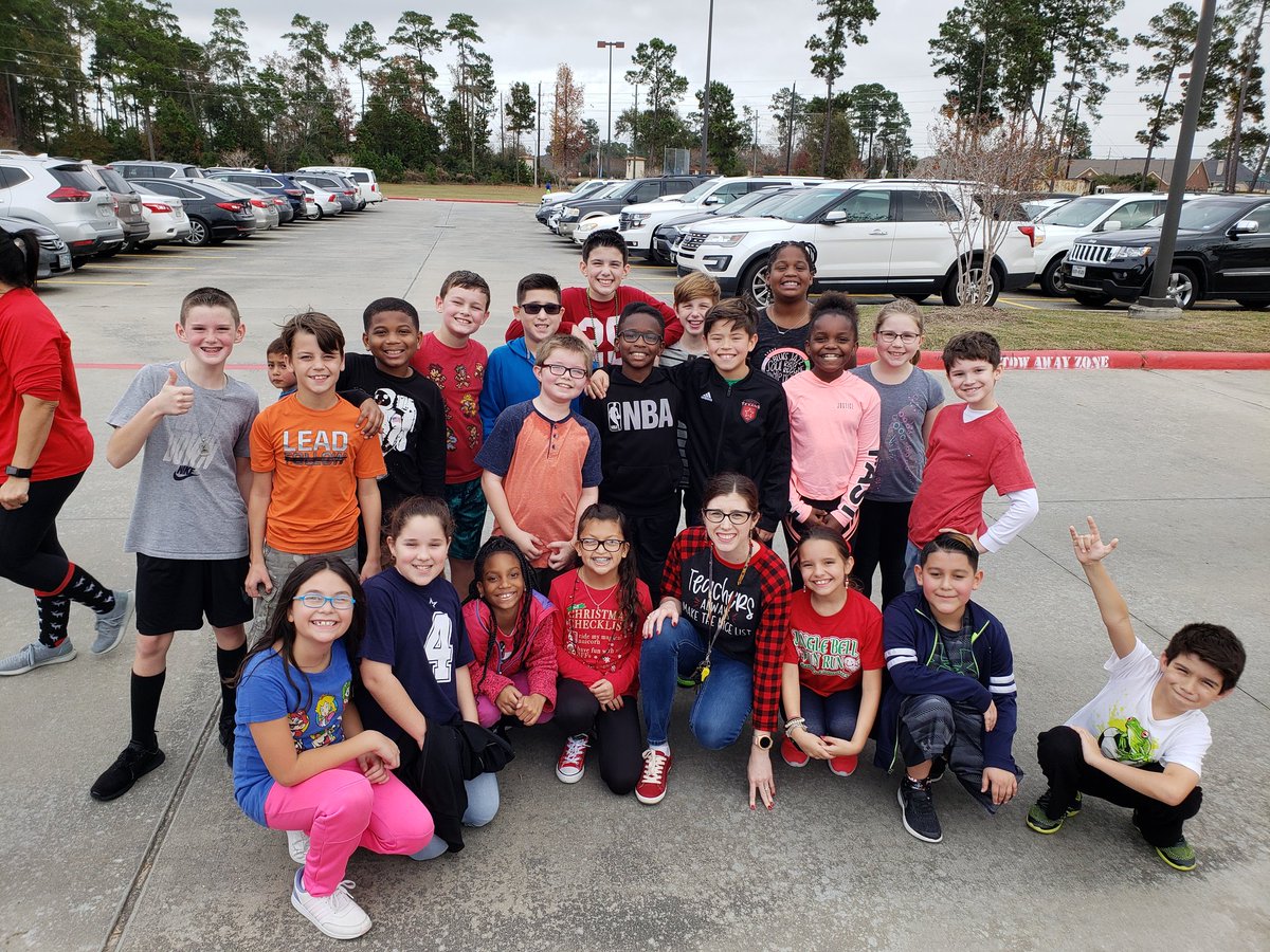 Mrs. Oquendo's homeroom ran their hearts out and jingled all the way for the Jingle Bell Run! #LeopardSpotting <a href="/HumbleISD_LSE/">Lakeshore Elementary</a>