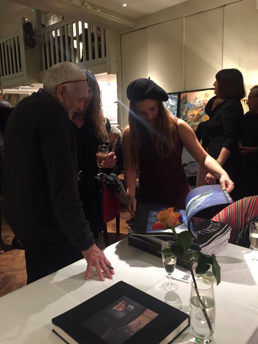 Artist #TonyCommon at the <a href="/sea_plastic/">Sea of Plastic 🐬🌎🐋</a> book signing yesterday at the #Chelsea Arts Club. Thanks to all who came and bought a book! 

🐬🐋🐬🐋🦈🐋🦈
