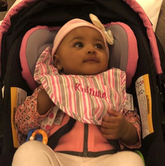 LatinMapsTV's tweet photo. ¡Cardi B publicó la primera foto de su hija Kulture! 😍👶🏽 La publicación sin duda ha tomado por sorpresa 😍🥰 a los millones de seguidores de la popular cantante, 😘💖 pero ahora ya pueden ver públicamente el rostro de su pequeña angelita. 😘👶🏽 Ver más ➡️ https://t.co/8s3KLajfWs https://t.co/AoNvOWs6JQ