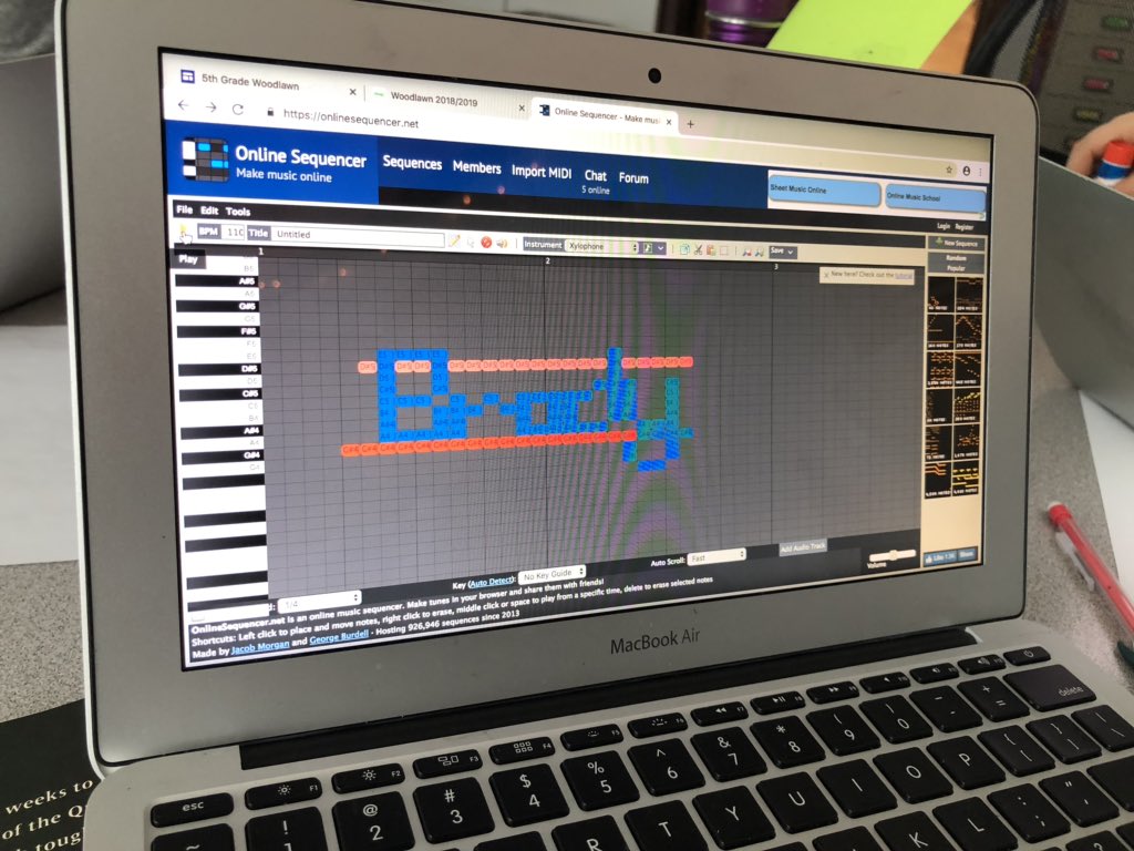 MrDaleyLeads's tweet image. #HourOfCode is humming and buzzing in #5thgrade! We are making dances on @codeorg, maneuvering robots with @WonderWorkshop , and doing unplugged coding! #KidCoders #AllStudentsOneTeam #WLRiverhawks #💻 #👾