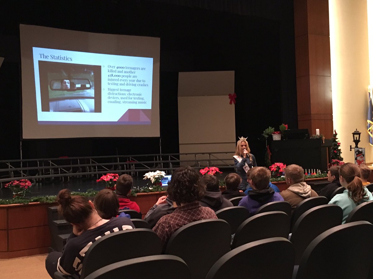 MarionHSusd4081's tweet image. Miss Kansas at Marion High School to talk about traffic safety #SAFEprogram #warriorpride